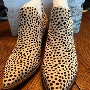 Laicigo Women’s Western Ankle Boots. NWT